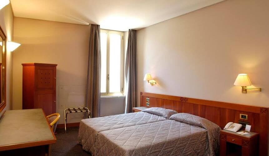 Hotel Crown, Tohana 1